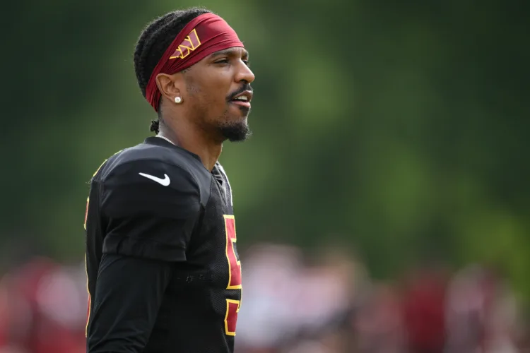 NFL QB Daniels unhappy with LSU over his jersey